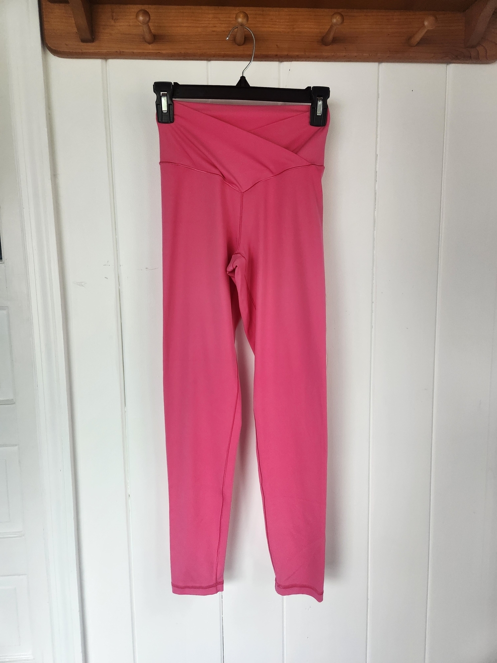 OFFLINE by Aerie Bright Pink High-Rise Cross-Waist 7/8 length Leggings